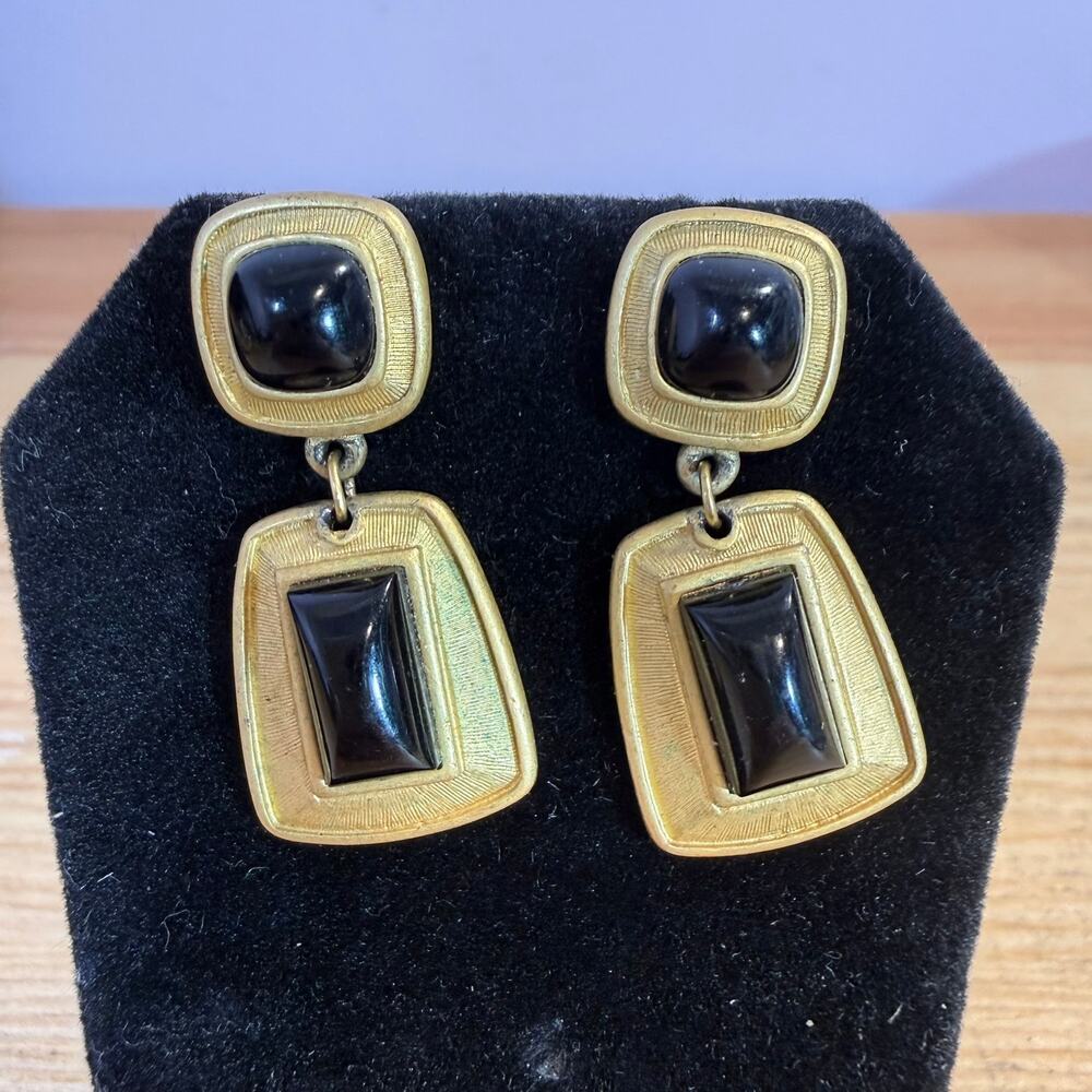 Vintage Trifari Black Cabochon Gold Tone Geometric Dangle Earrings Pierced
